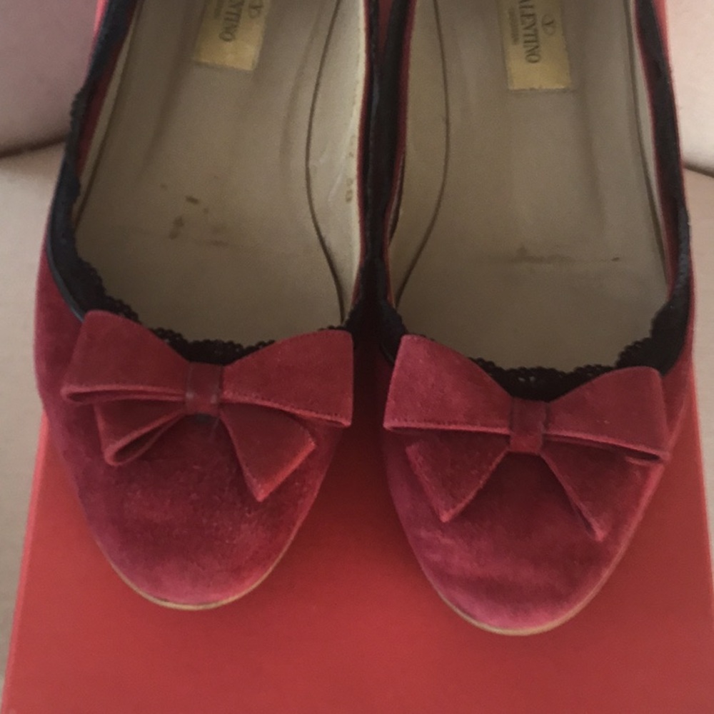 Shoes - Picture 2 of 4
